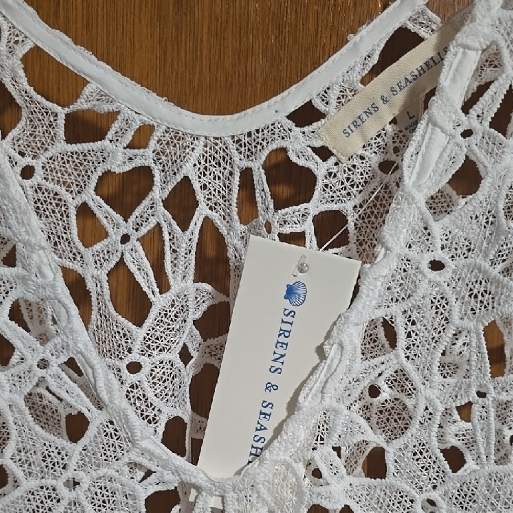 Chic White Crochet Beach Cover-Up - Picture 7 of 7